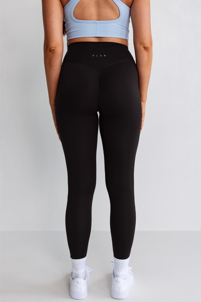 Model wearing YLAB Luxe Motion Leggings