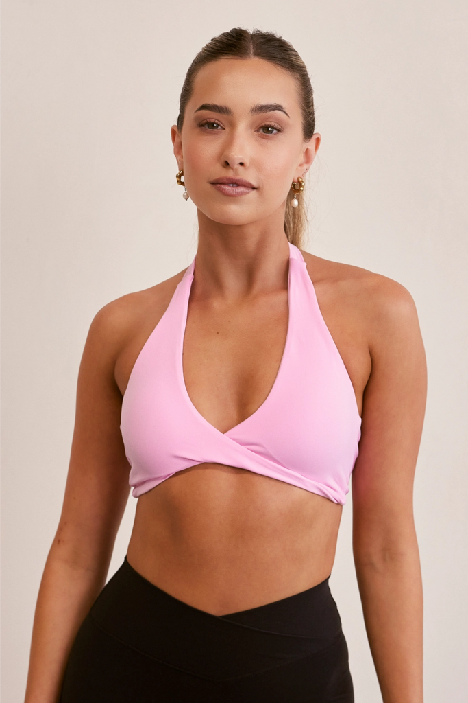 Model wearing Ultra Fusion Sports Bra in Marshmallow